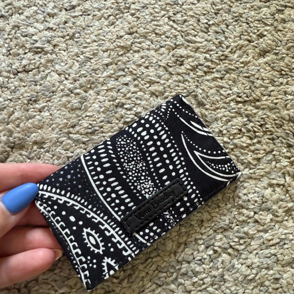 Vera Bradley • NWT Paisley Card Holder
